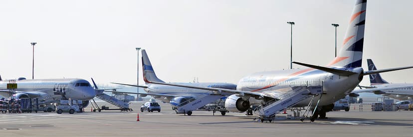 American Airlines vs Delta Flights
