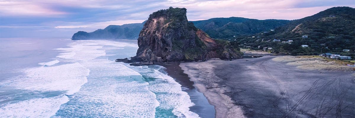 Your Ultimate Guide to Visiting Piha Beach, New Zealand